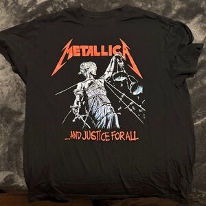 Metallica Graphic Tee